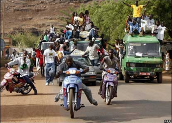 La mairie du district de Bamako au Mali restreint désormais les cortèges de mariage à un maximum de six véhicules.