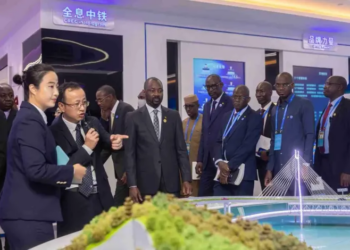 Développement : l’entreprise CREC ouvre ses portes au Président de la Transition