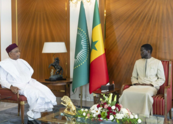 Bassirou Diomaye Faye et Mahamadou Issoufou discutent de la sécurité au Sahel