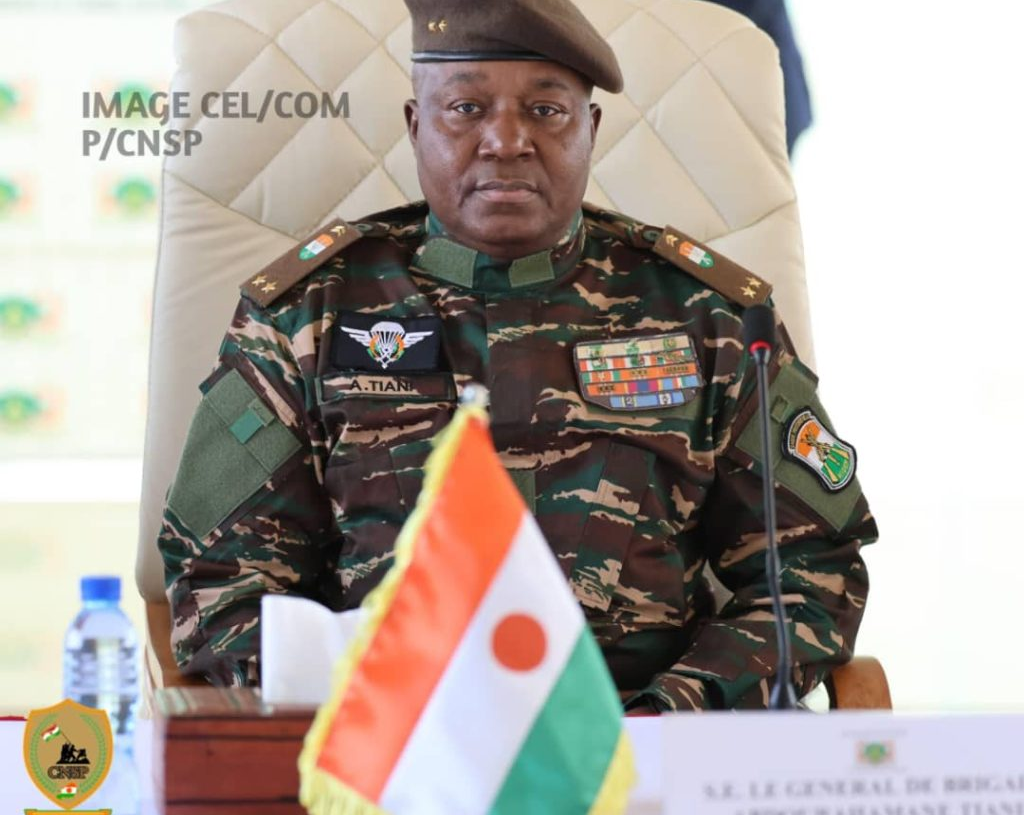 L’ambassadeur béninois au Niger aurait été révoqué après avoir “demandé pardon” au peuple nigérien