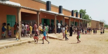 Éducation : les syndicats rejettent le retour des enseignants licenciés au fondamental